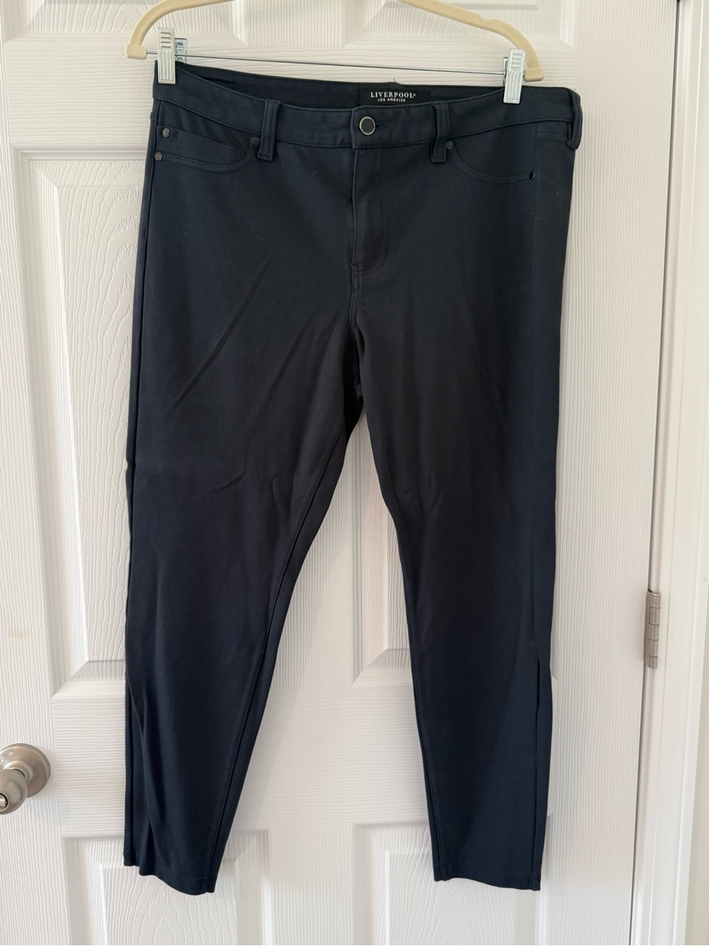 🖤 Liverpool Los Angeles Navy Pull-On Ankle Pants – Premium Stretch 🖤